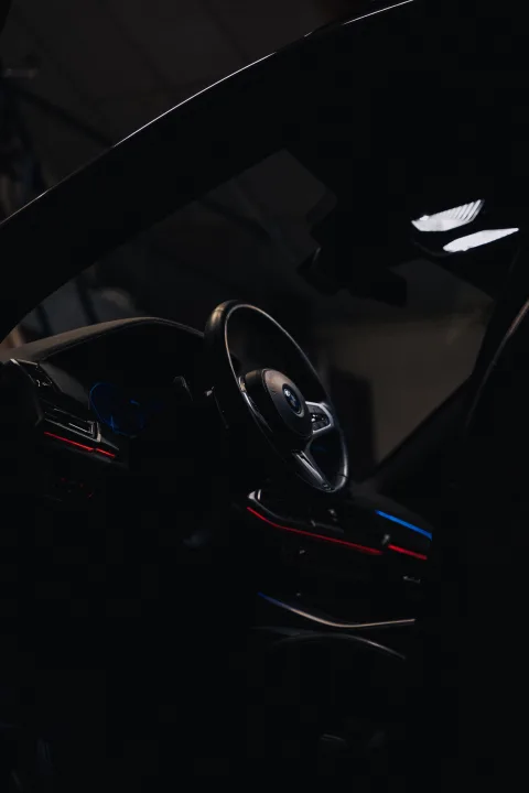 BMW X5 interieur met M-stuur na professionele interieurverzorging — DOB Detailing Twente